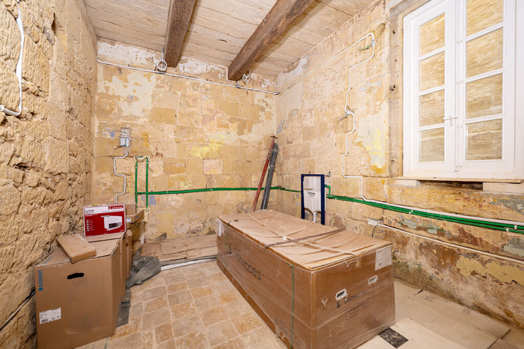 Ground Floor Bathroom / Landry